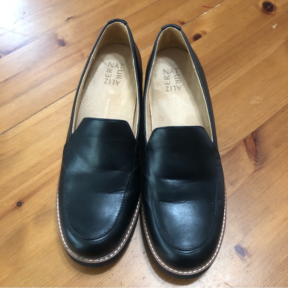Naturalizer black loafers size 10
